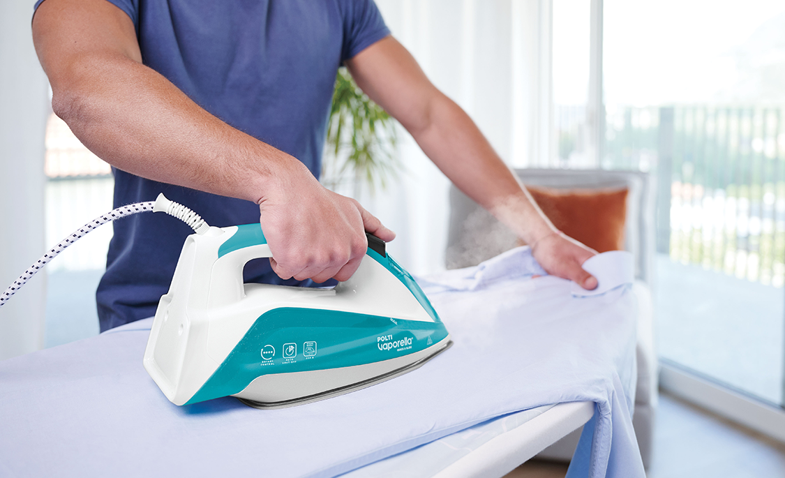 Quelle différence entre un fer à repasser à vapeur et une centrale vapeur ?