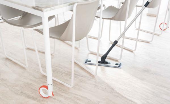 Comment nettoyer votre intérieur avec le balai vapeur sans fil Moppy ?