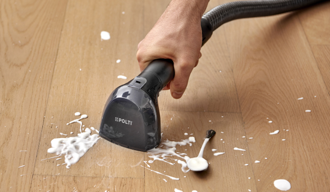 Nettoyage d'une tache de sauce